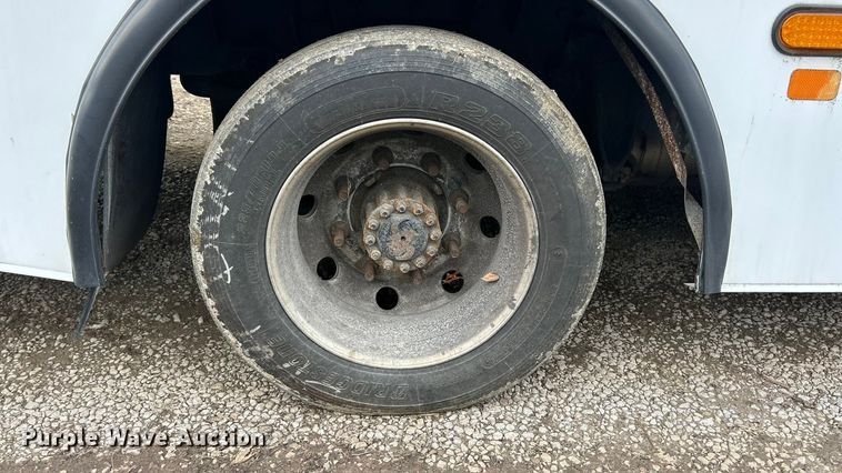 image for item ET6718 2015 Freightliner M2 shuttle bus