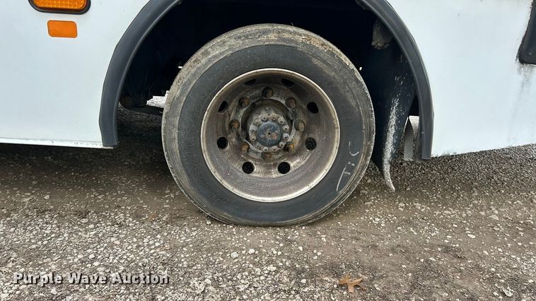 image for item ET6718 2015 Freightliner M2 shuttle bus