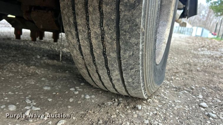 image for item ET6718 2015 Freightliner M2 shuttle bus