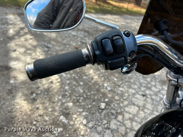 image for item ET6721 2006 Harley Davidson XL 1200 motorcycle