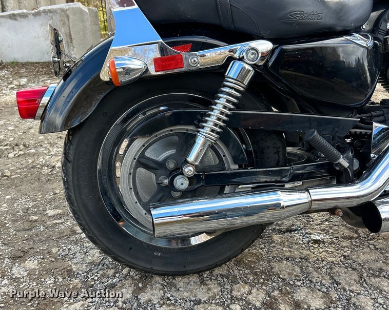 image for item ET6721 2006 Harley Davidson XL 1200 motorcycle