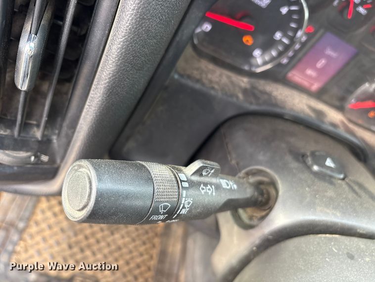 image for item ET7165 2015 Chevrolet Silverado 1500 Double Cab pickup truck