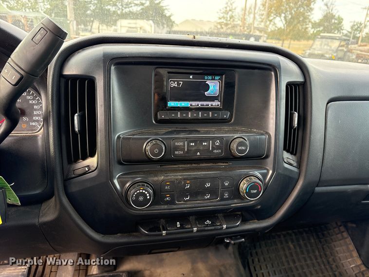 image for item ET7165 2015 Chevrolet Silverado 1500 Double Cab pickup truck