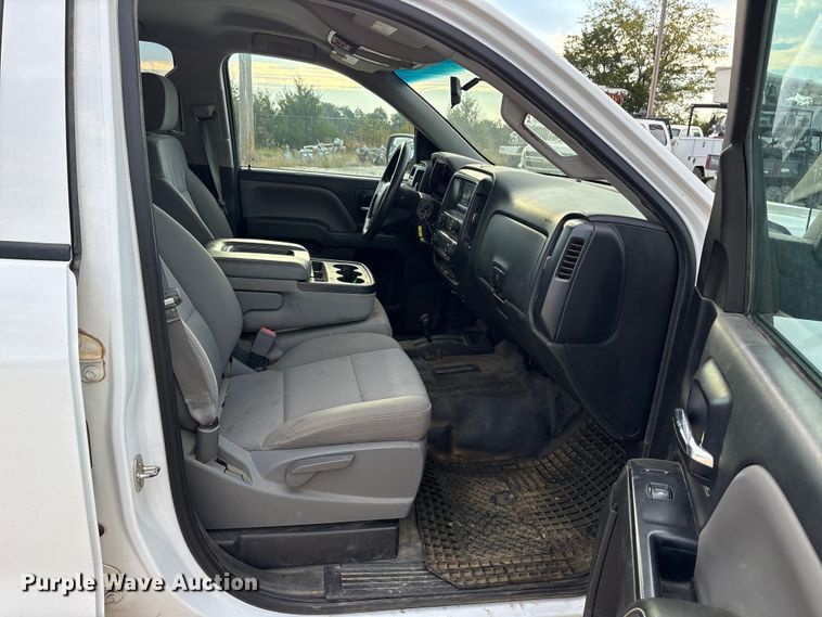 image for item ET7165 2015 Chevrolet Silverado 1500 Double Cab pickup truck