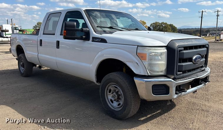 image for item ET7238 2013 Ford F350 Super Duty Crew Cab pickup truck