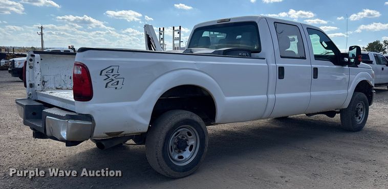 image for item ET7238 2013 Ford F350 Super Duty Crew Cab pickup truck