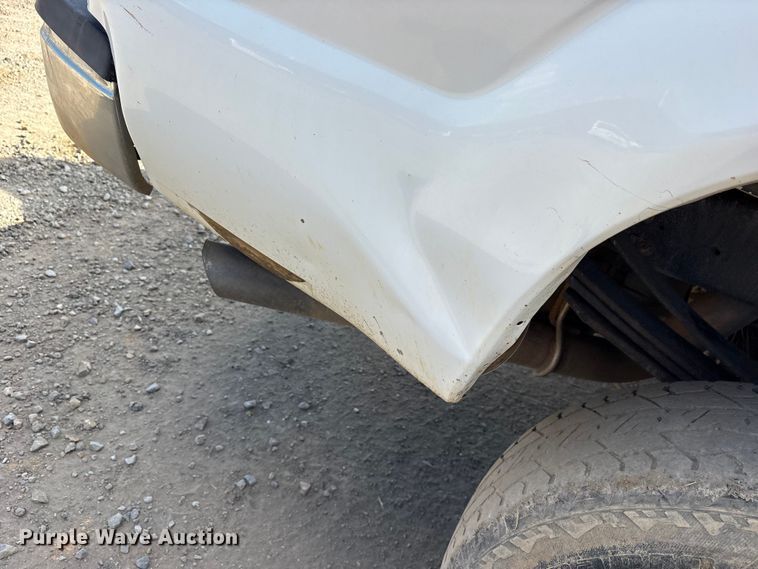 image for item ET7238 2013 Ford F350 Super Duty Crew Cab pickup truck