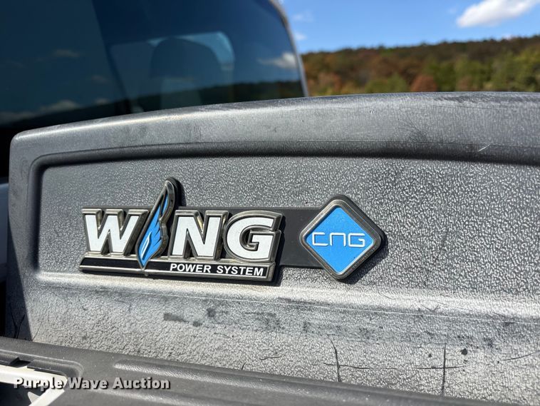 image for item ET7238 2013 Ford F350 Super Duty Crew Cab pickup truck