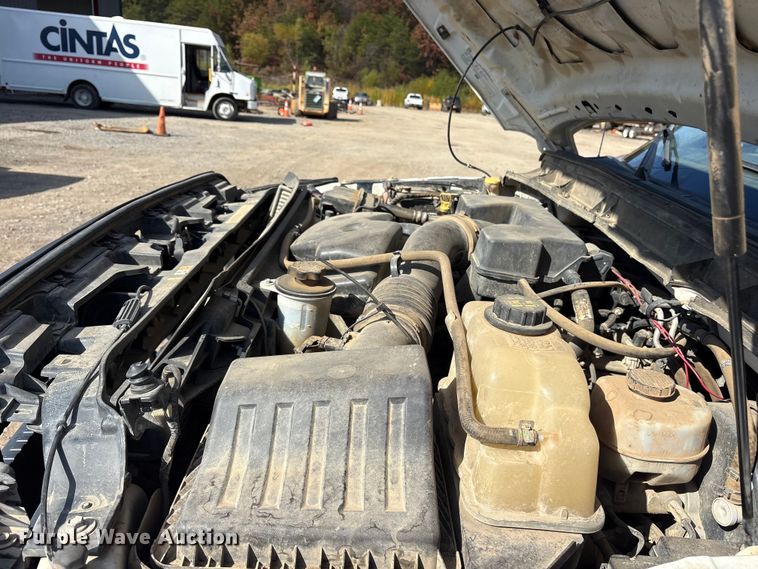 image for item ET7238 2013 Ford F350 Super Duty Crew Cab pickup truck