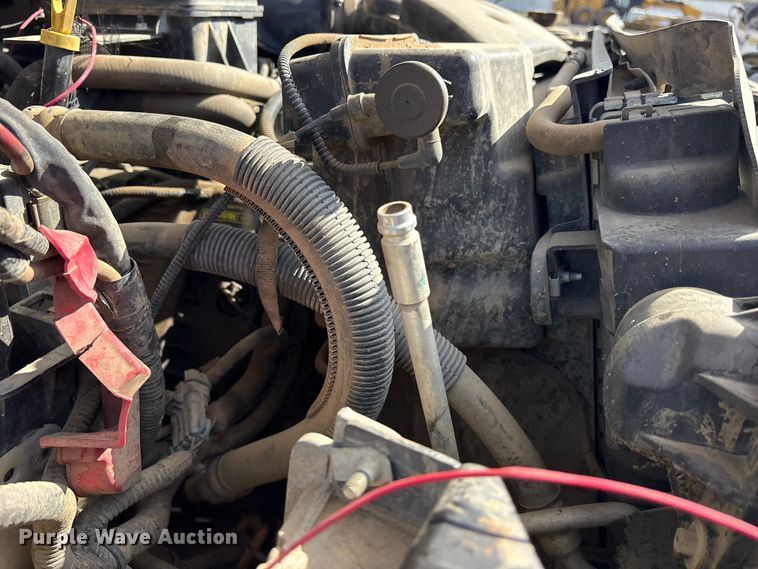 image for item ET7238 2013 Ford F350 Super Duty Crew Cab pickup truck