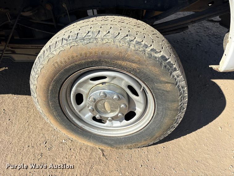 image for item ET7238 2013 Ford F350 Super Duty Crew Cab pickup truck