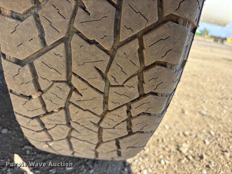 image for item ET7238 2013 Ford F350 Super Duty Crew Cab pickup truck