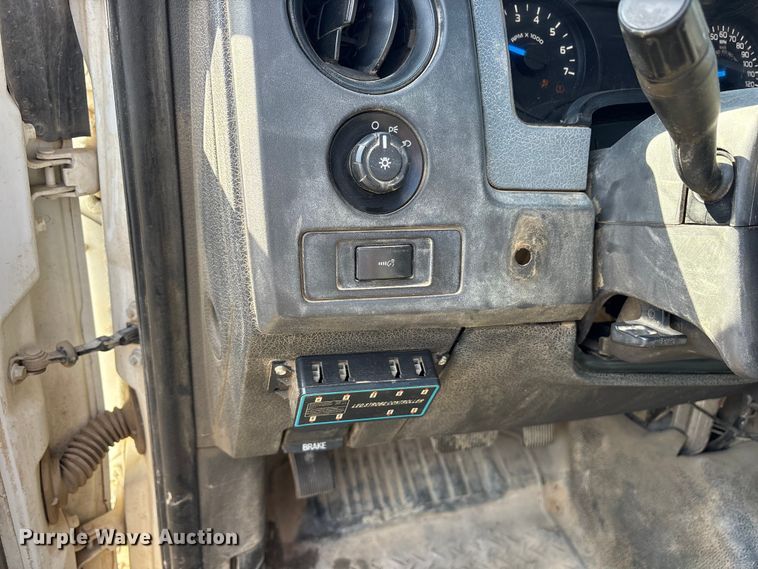 image for item ET7239 2014 Ford F150 SuperCab pickup truck