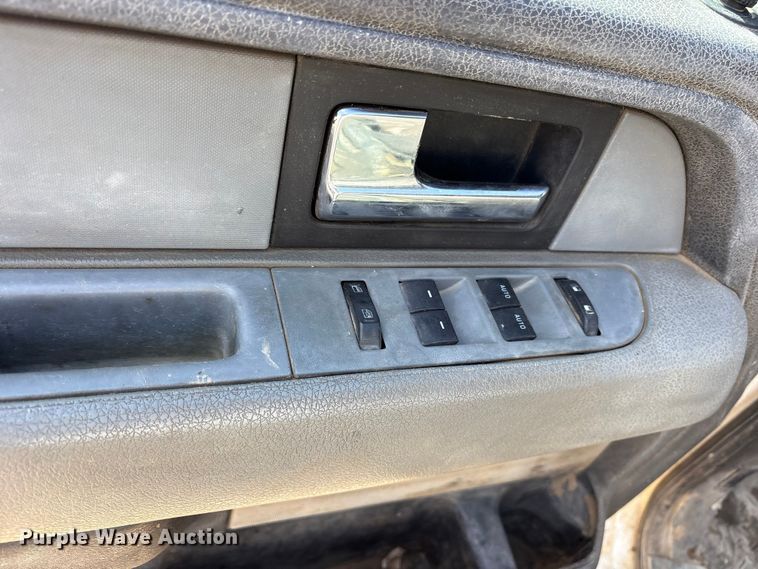 image for item ET7239 2014 Ford F150 SuperCab pickup truck