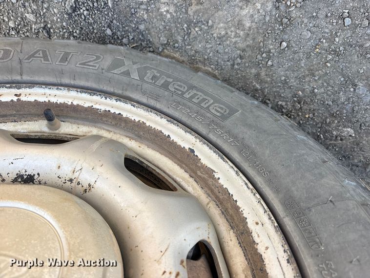 image for item ET7239 2014 Ford F150 SuperCab pickup truck