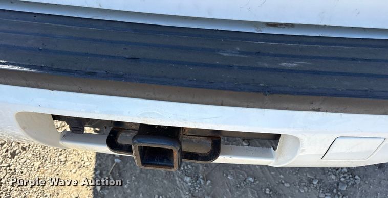 image for item ET7240 2010 Chevrolet Suburban 1500 SUV