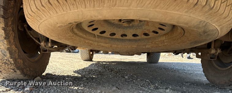 image for item ET7240 2010 Chevrolet Suburban 1500 SUV