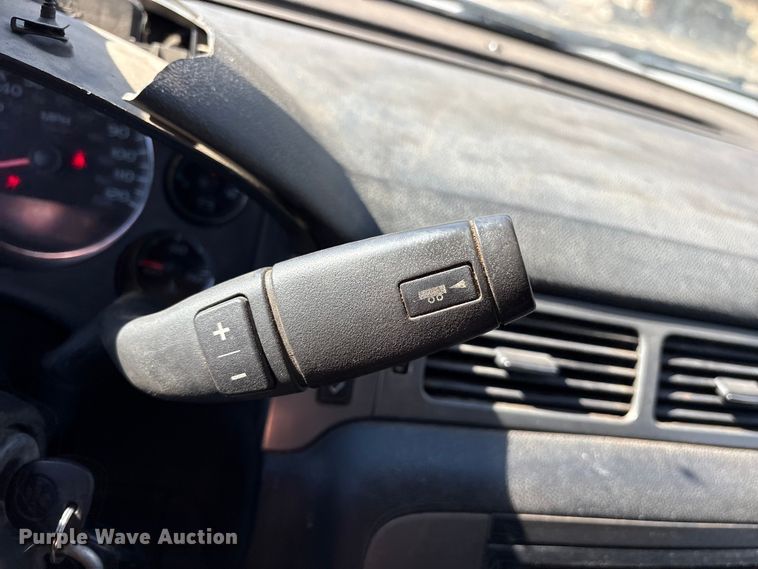 image for item ET7240 2010 Chevrolet Suburban 1500 SUV