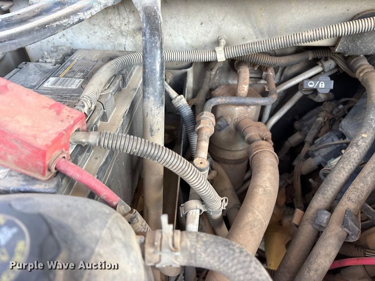 image for item ET7240 2010 Chevrolet Suburban 1500 SUV