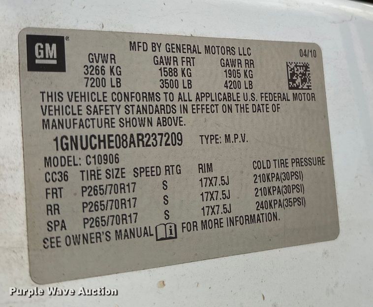 image for item ET7240 2010 Chevrolet Suburban 1500 SUV