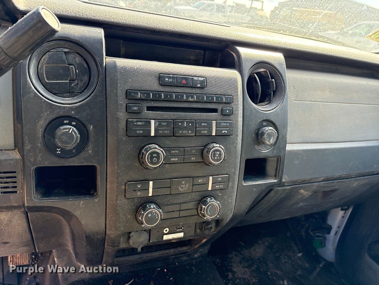 image for item ET7241 2013 Ford F150 SuperCab pickup truck