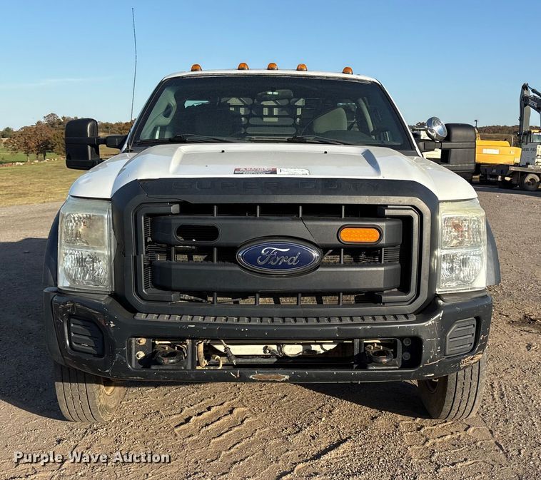 image for item ET7248 2013 Ford F-550 bale bed truck