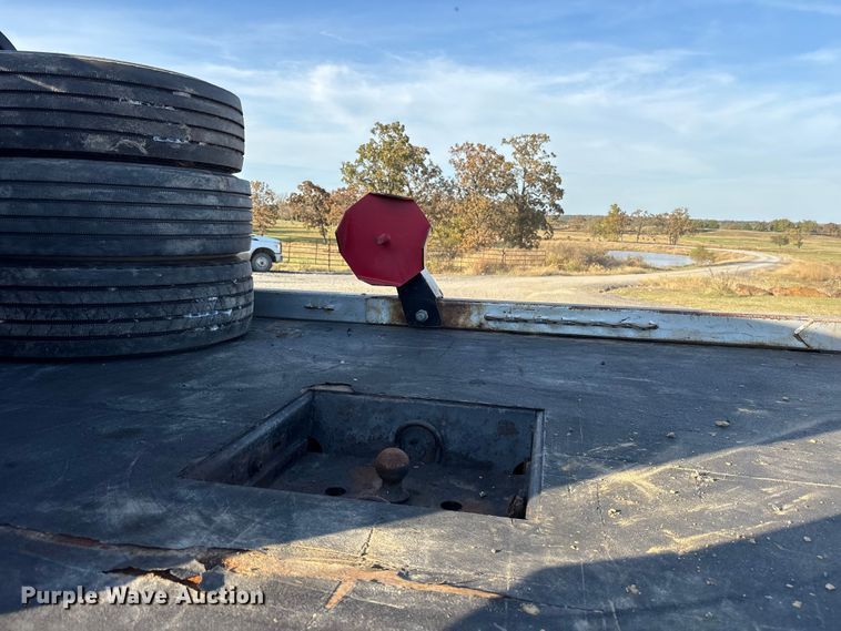 image for item ET7248 2013 Ford F-550 bale bed truck