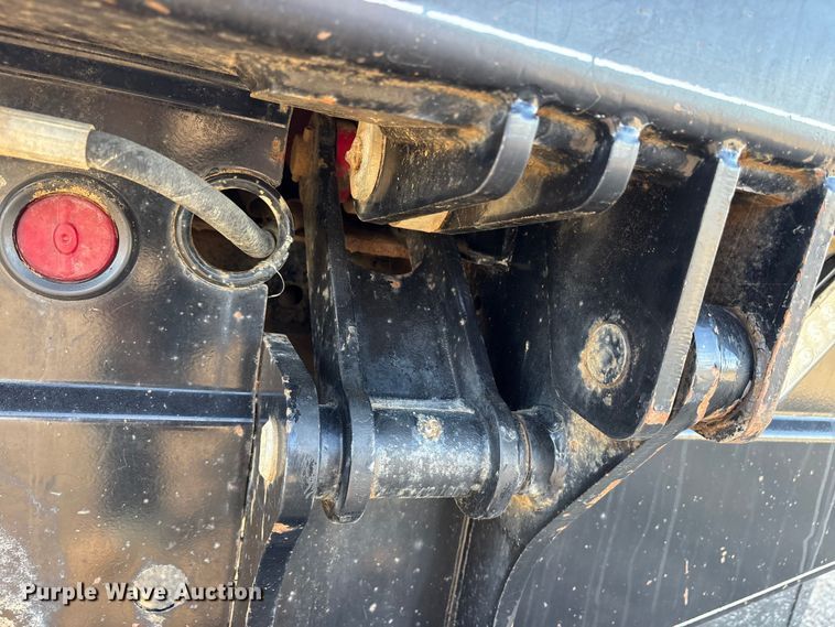 image for item ET7248 2013 Ford F-550 bale bed truck