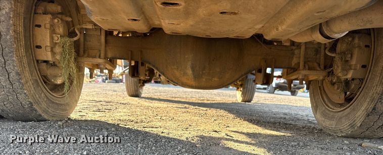 image for item ET7248 2013 Ford F-550 bale bed truck