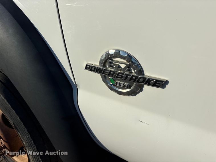 image for item ET7248 2013 Ford F-550 bale bed truck