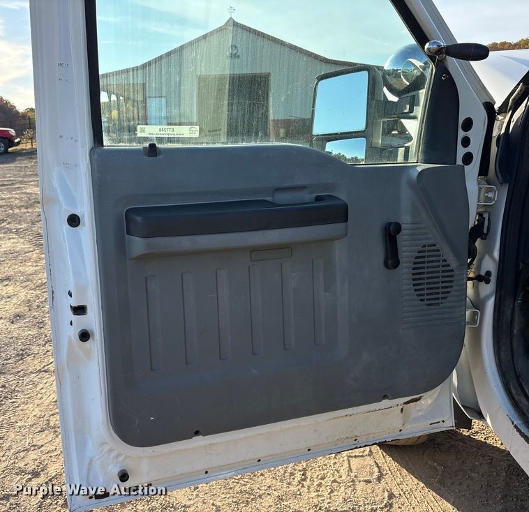 image for item ET7248 2013 Ford F-550 bale bed truck