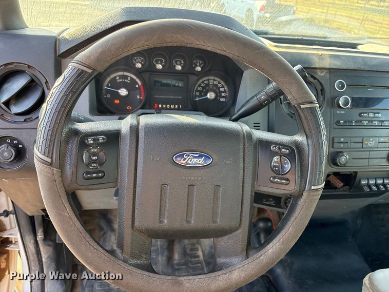 image for item ET7248 2013 Ford F-550 bale bed truck