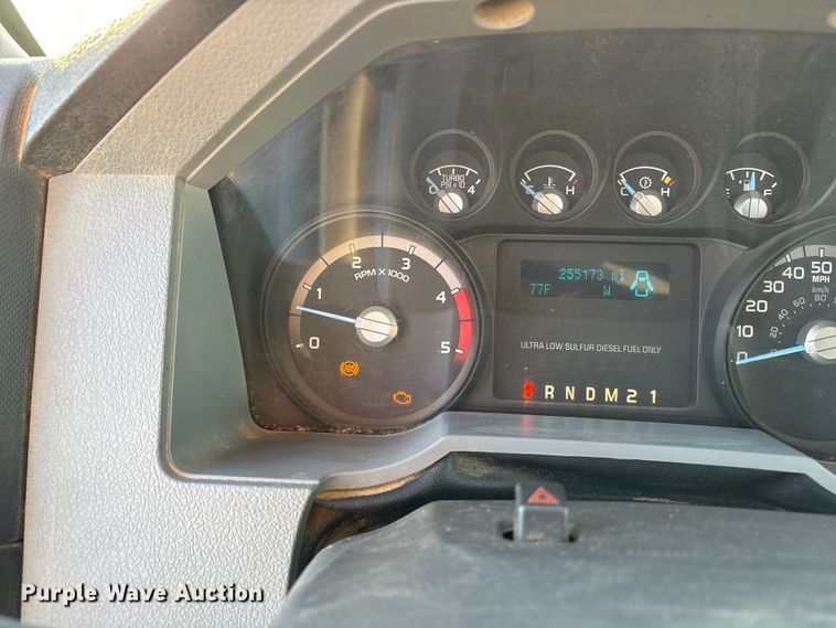 image for item ET7248 2013 Ford F-550 bale bed truck