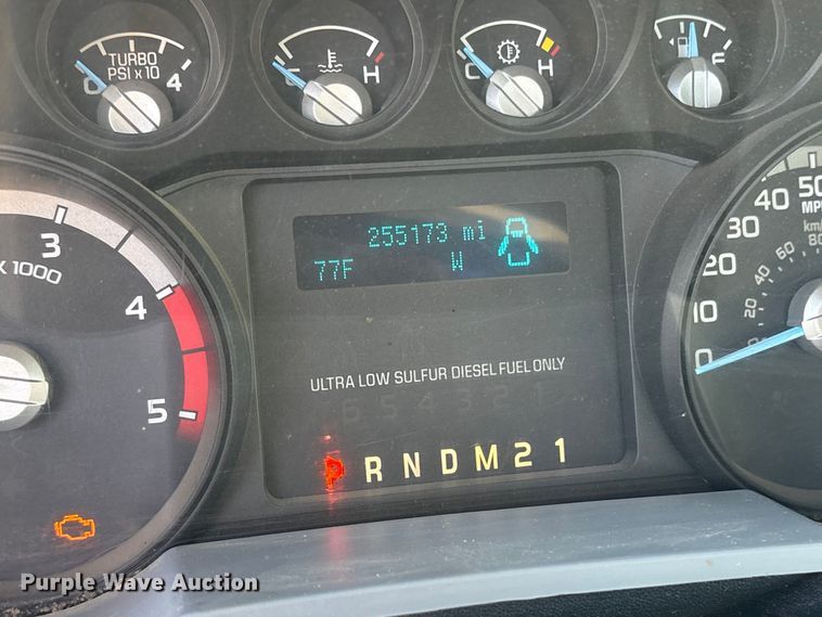 image for item ET7248 2013 Ford F-550 bale bed truck