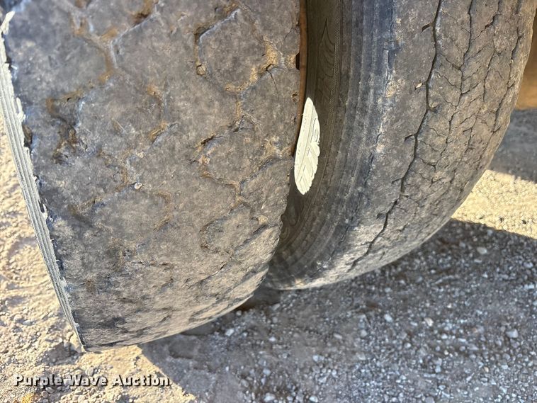 image for item ET7248 2013 Ford F-550 bale bed truck