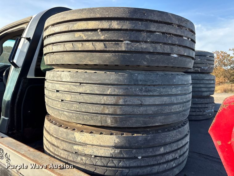 image for item ET7248 2013 Ford F-550 bale bed truck