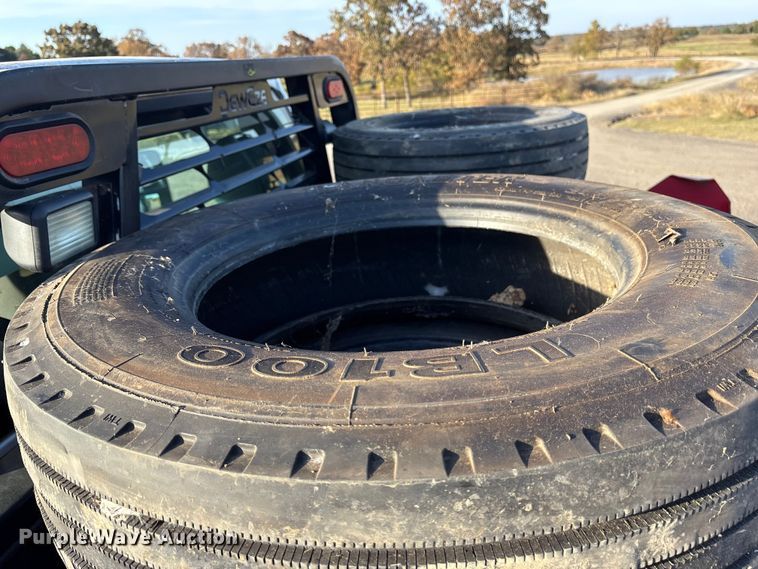 image for item ET7248 2013 Ford F-550 bale bed truck