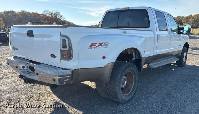 image for item ET7249 2007 Ford F-350 Crew Cab pickup truck