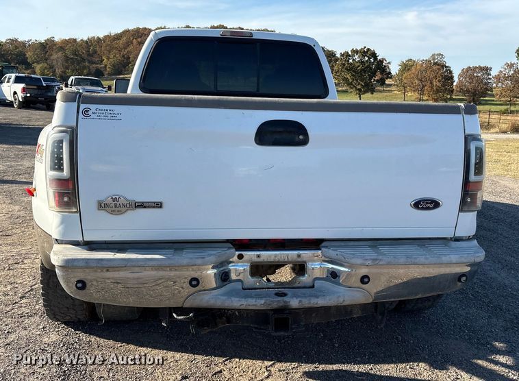 image for item ET7249 2007 Ford F-350 Crew Cab pickup truck