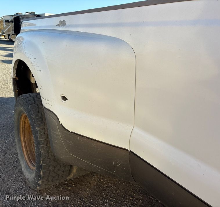 image for item ET7249 2007 Ford F-350 Crew Cab pickup truck