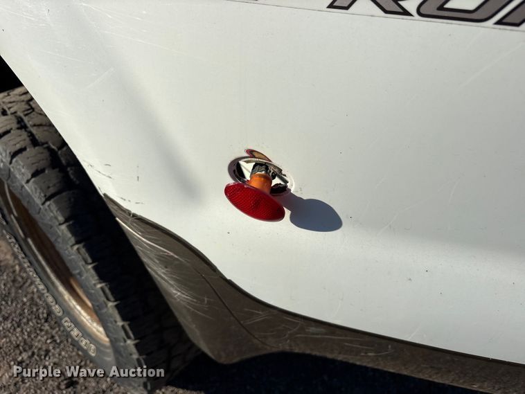 image for item ET7249 2007 Ford F-350 Crew Cab pickup truck