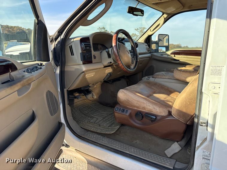 image for item ET7249 2007 Ford F-350 Crew Cab pickup truck