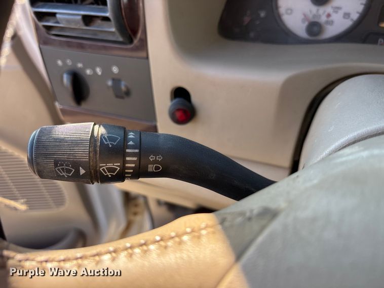 image for item ET7249 2007 Ford F-350 Crew Cab pickup truck