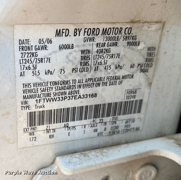 image for item ET7249 2007 Ford F-350 Crew Cab pickup truck