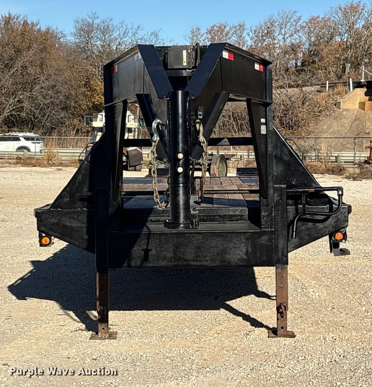 image for item ET7312 2011 Top Hat OTWG32X8.5-22.5E-F equipment trailer