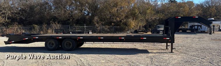 image for item ET7312 2011 Top Hat OTWG32X8.5-22.5E-F equipment trailer