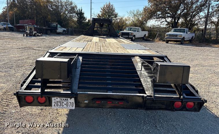 image for item ET7312 2011 Top Hat OTWG32X8.5-22.5E-F equipment trailer