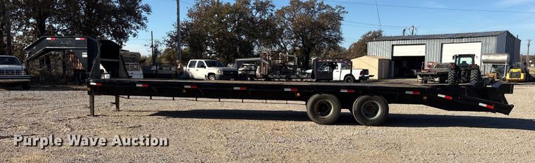 image for item ET7312 2011 Top Hat OTWG32X8.5-22.5E-F equipment trailer