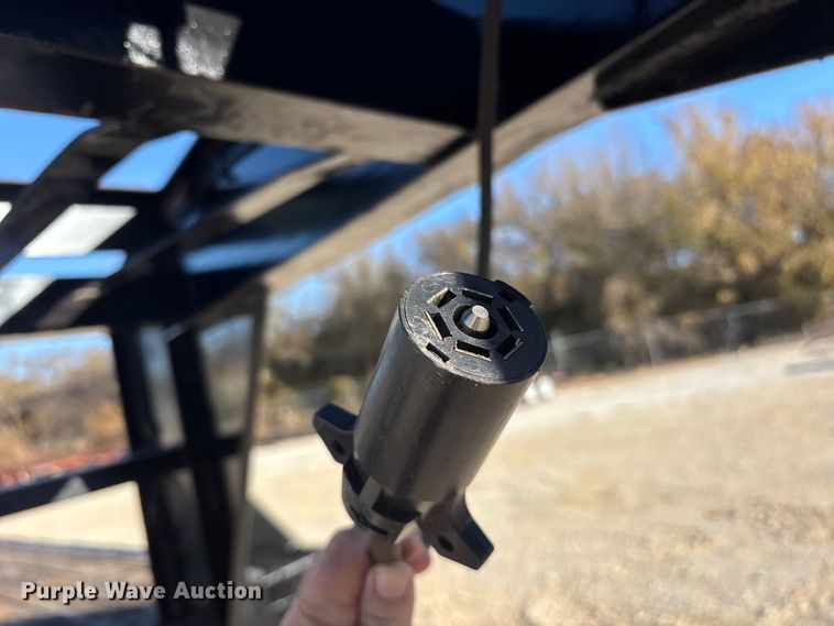 image for item ET7312 2011 Top Hat OTWG32X8.5-22.5E-F equipment trailer