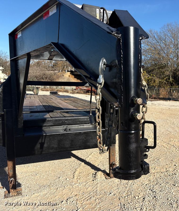 image for item ET7312 2011 Top Hat OTWG32X8.5-22.5E-F equipment trailer